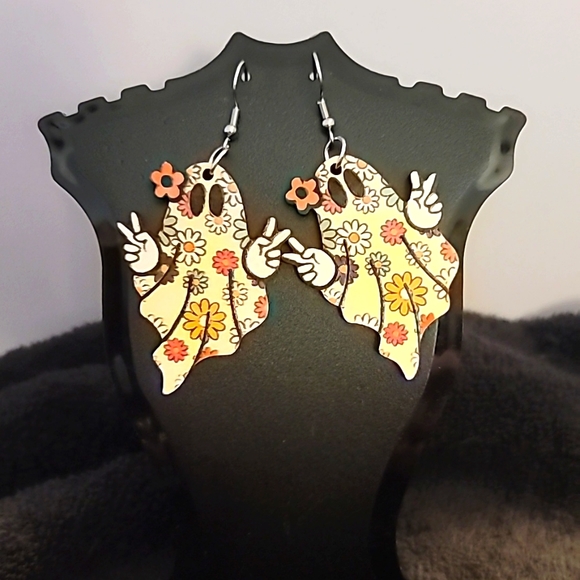 Ghost earings - Picture 1 of 4